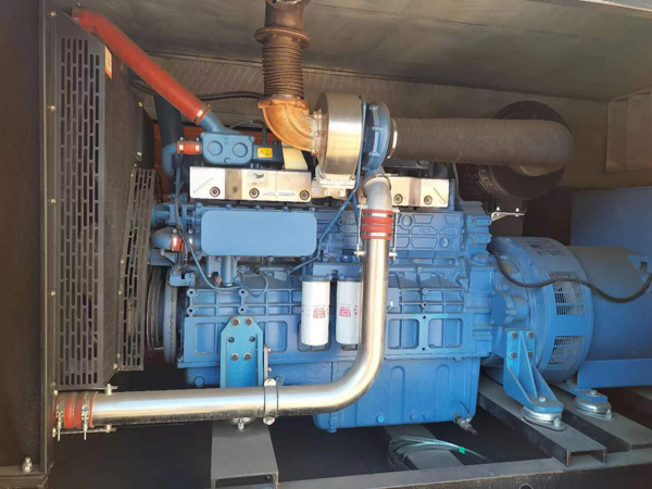 余姚燃油消耗率与进气温度的具体关系是什么？