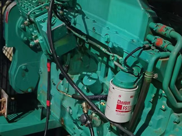 余姚如何确定新的发电机组控制系统是否与原系统兼容？